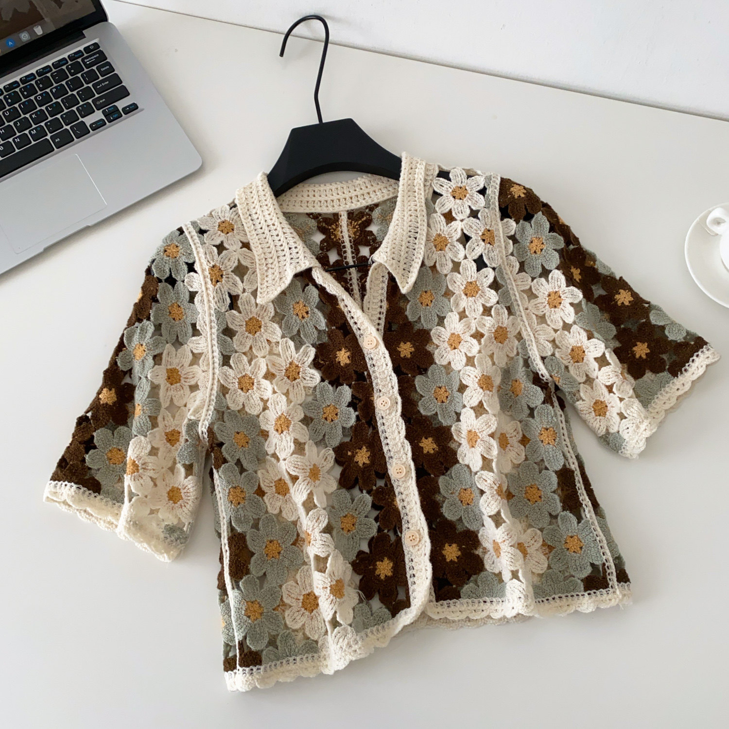 Dames gebreid vest met bloemen - Crochet Top Boho recensie en prijs