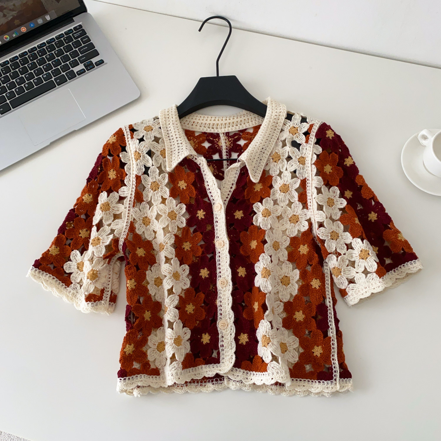 Dames gebreid vest met bloemen - Crochet Top Boho recensie en prijs