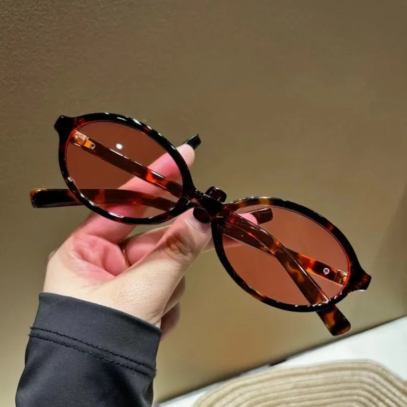 Nieuwe ovale zonnebril Klassie - Vintage Outdoor Fashion recensie en prijs