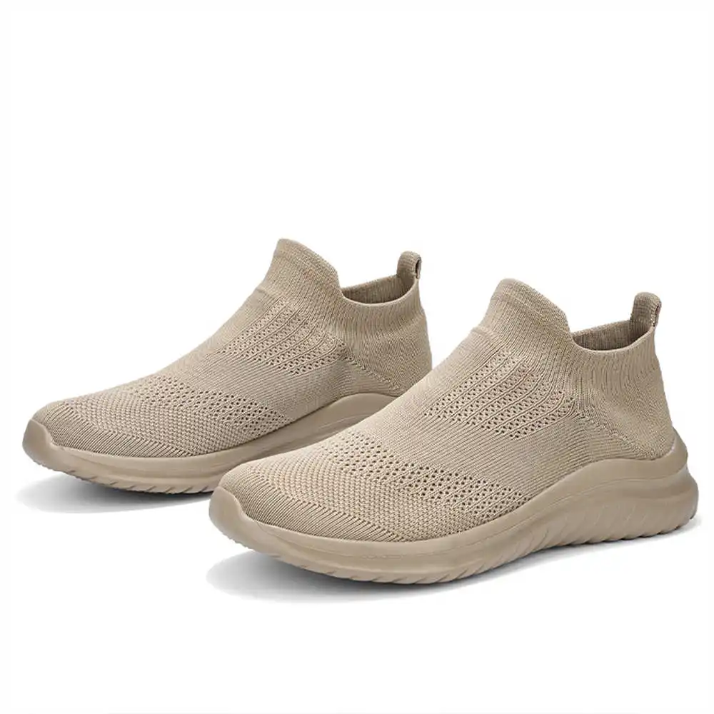 Beige Zachte Nieuwe Nieuwighei - Vintage Fashion Resale recensie en prijs